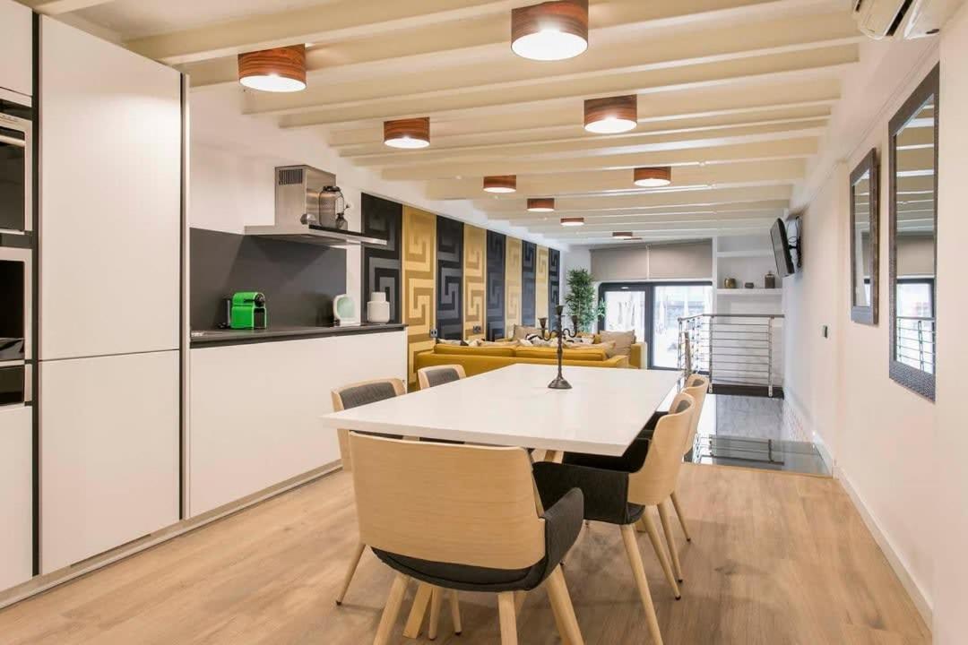 Apartment Amazing 3 Bedroom With Indoor Pool